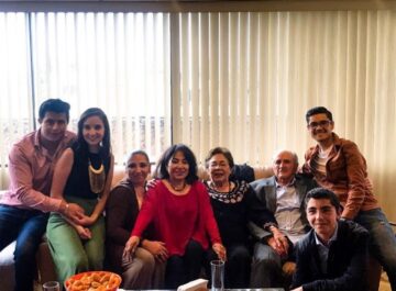Imágenes para rendir homenaje a persona finada, estas pueden variar en su contenido.