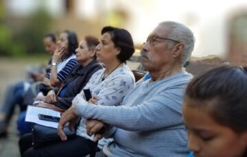 Imágenes para rendir homenaje a persona finada, estas pueden variar en su contenido.