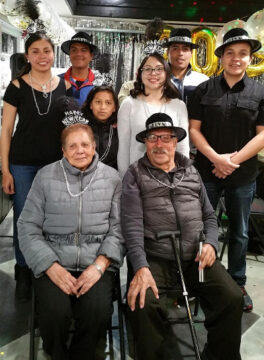 Imágenes para rendir homenaje a persona finada, estas pueden variar en su contenido.
