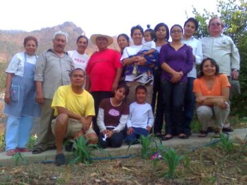Imágenes para rendir homenaje a persona finada, estas pueden variar en su contenido.
