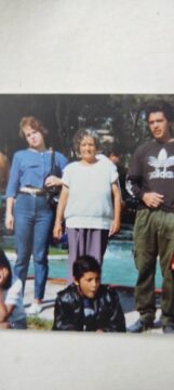 Imágenes para rendir homenaje a persona finada, estas pueden variar en su contenido.