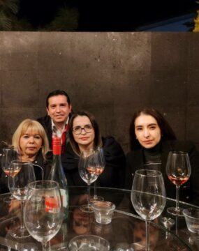 Imágenes para rendir homenaje a persona finada, estas pueden variar en su contenido.
