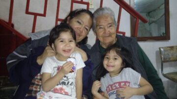 Imágenes para rendir homenaje a persona finada, estas pueden variar en su contenido.