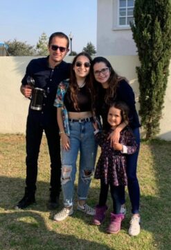 Imágenes para rendir homenaje a persona finada, estas pueden variar en su contenido.
