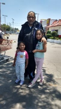 Imágenes para rendir homenaje a persona finada, estas pueden variar en su contenido.