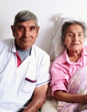 Imágenes para rendir homenaje a persona finada, estas pueden variar en su contenido.