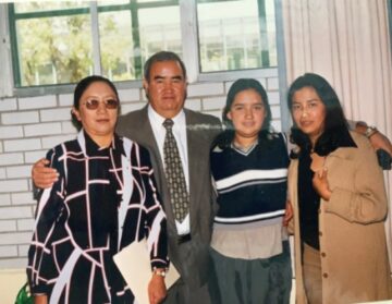 Imágenes para rendir homenaje a persona finada, estas pueden variar en su contenido.
