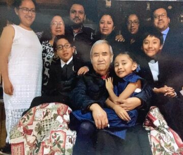 Imágenes para rendir homenaje a persona finada, estas pueden variar en su contenido.