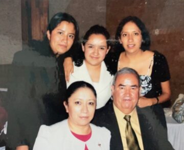 Imágenes para rendir homenaje a persona finada, estas pueden variar en su contenido.