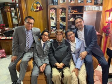 Imágenes para rendir homenaje a persona finada, estas pueden variar en su contenido.