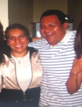 Imágenes para rendir homenaje a persona finada, estas pueden variar en su contenido.