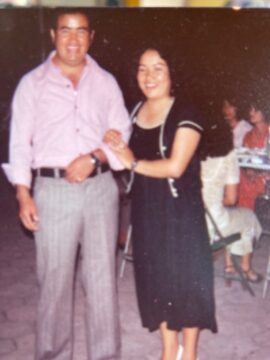 Imágenes para rendir homenaje a persona finada, estas pueden variar en su contenido.