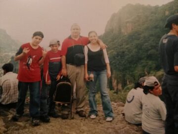 Imágenes para rendir homenaje a persona finada, estas pueden variar en su contenido.