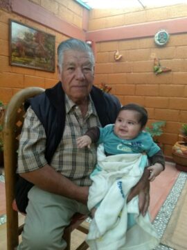 Imágenes para rendir homenaje a persona finada, estas pueden variar en su contenido.