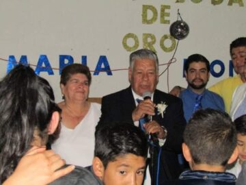 Imágenes para rendir homenaje a persona finada, estas pueden variar en su contenido.