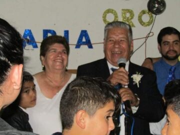 Imágenes para rendir homenaje a persona finada, estas pueden variar en su contenido.