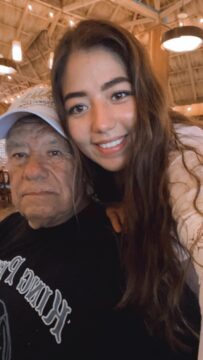 Imágenes para rendir homenaje a persona finada, estas pueden variar en su contenido.