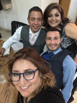 Imágenes para rendir homenaje a persona finada, estas pueden variar en su contenido.