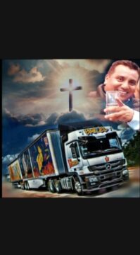 Imágenes para rendir homenaje a persona finada, estas pueden variar en su contenido.