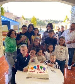 Imágenes para rendir homenaje a persona finada, estas pueden variar en su contenido.