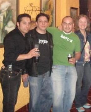 Imágenes para rendir homenaje a persona finada, estas pueden variar en su contenido.