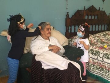 Imágenes para rendir homenaje a persona finada, estas pueden variar en su contenido.
