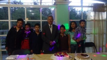 Imágenes para rendir homenaje a persona finada, estas pueden variar en su contenido.