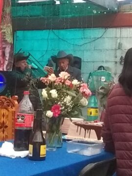 Imágenes para rendir homenaje a persona finada, estas pueden variar en su contenido.