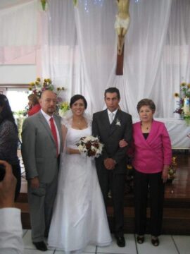 Imágenes para rendir homenaje a persona finada, estas pueden variar en su contenido.