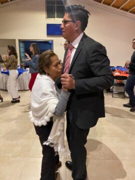 Imágenes para rendir homenaje a persona finada, estas pueden variar en su contenido.