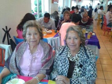 Imágenes para rendir homenaje a persona finada, estas pueden variar en su contenido.
