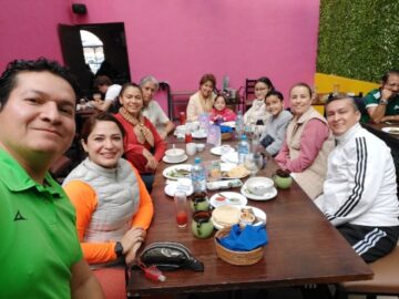 Imágenes para rendir homenaje a persona finada, estas pueden variar en su contenido.