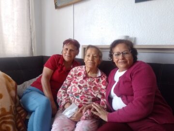 Imágenes para rendir homenaje a persona finada, estas pueden variar en su contenido.