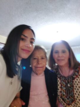 Imágenes para rendir homenaje a persona finada, estas pueden variar en su contenido.