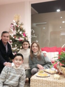 Imágenes para rendir homenaje a persona finada, estas pueden variar en su contenido.