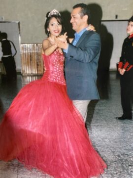 Imágenes para rendir homenaje a persona finada, estas pueden variar en su contenido.
