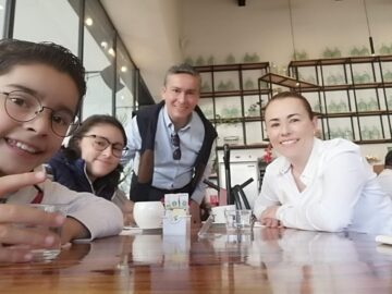 Imágenes para rendir homenaje a persona finada, estas pueden variar en su contenido.