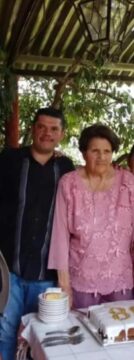 Imágenes para rendir homenaje a persona finada, estas pueden variar en su contenido.