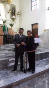 Imágenes para rendir homenaje a persona finada, estas pueden variar en su contenido.