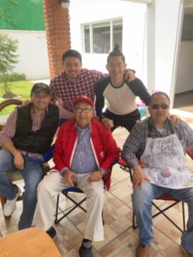 Imágenes para rendir homenaje a persona finada, estas pueden variar en su contenido.