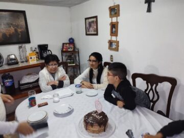 Imágenes para rendir homenaje a persona finada, estas pueden variar en su contenido.