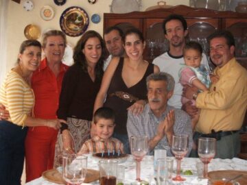 Imágenes para rendir homenaje a persona finada, estas pueden variar en su contenido.
