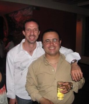Imágenes para rendir homenaje a persona finada, estas pueden variar en su contenido.