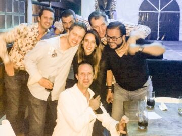 Imágenes para rendir homenaje a persona finada, estas pueden variar en su contenido.