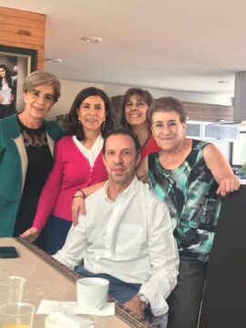 Imágenes para rendir homenaje a persona finada, estas pueden variar en su contenido.