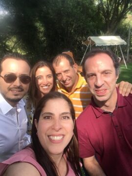 Imágenes para rendir homenaje a persona finada, estas pueden variar en su contenido.
