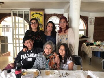 Imágenes para rendir homenaje a persona finada, estas pueden variar en su contenido.