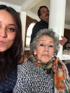 Imágenes para rendir homenaje a persona finada, estas pueden variar en su contenido.