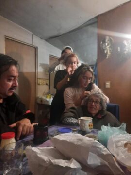 Imágenes para rendir homenaje a persona finada, estas pueden variar en su contenido.