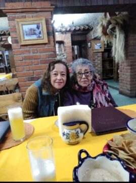 Imágenes para rendir homenaje a persona finada, estas pueden variar en su contenido.